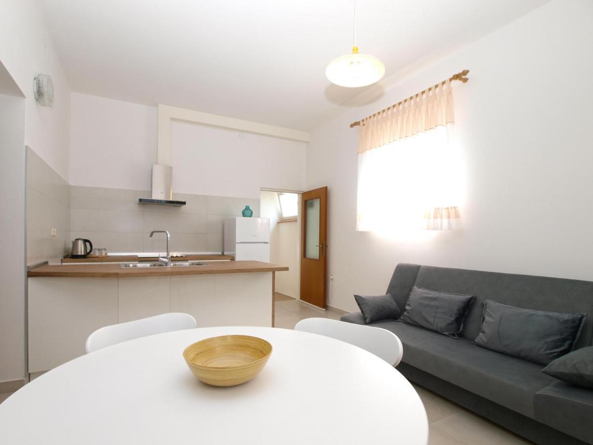 Apartemnts Guido 762 Apartment Pjescana Uvala Exterior photo
