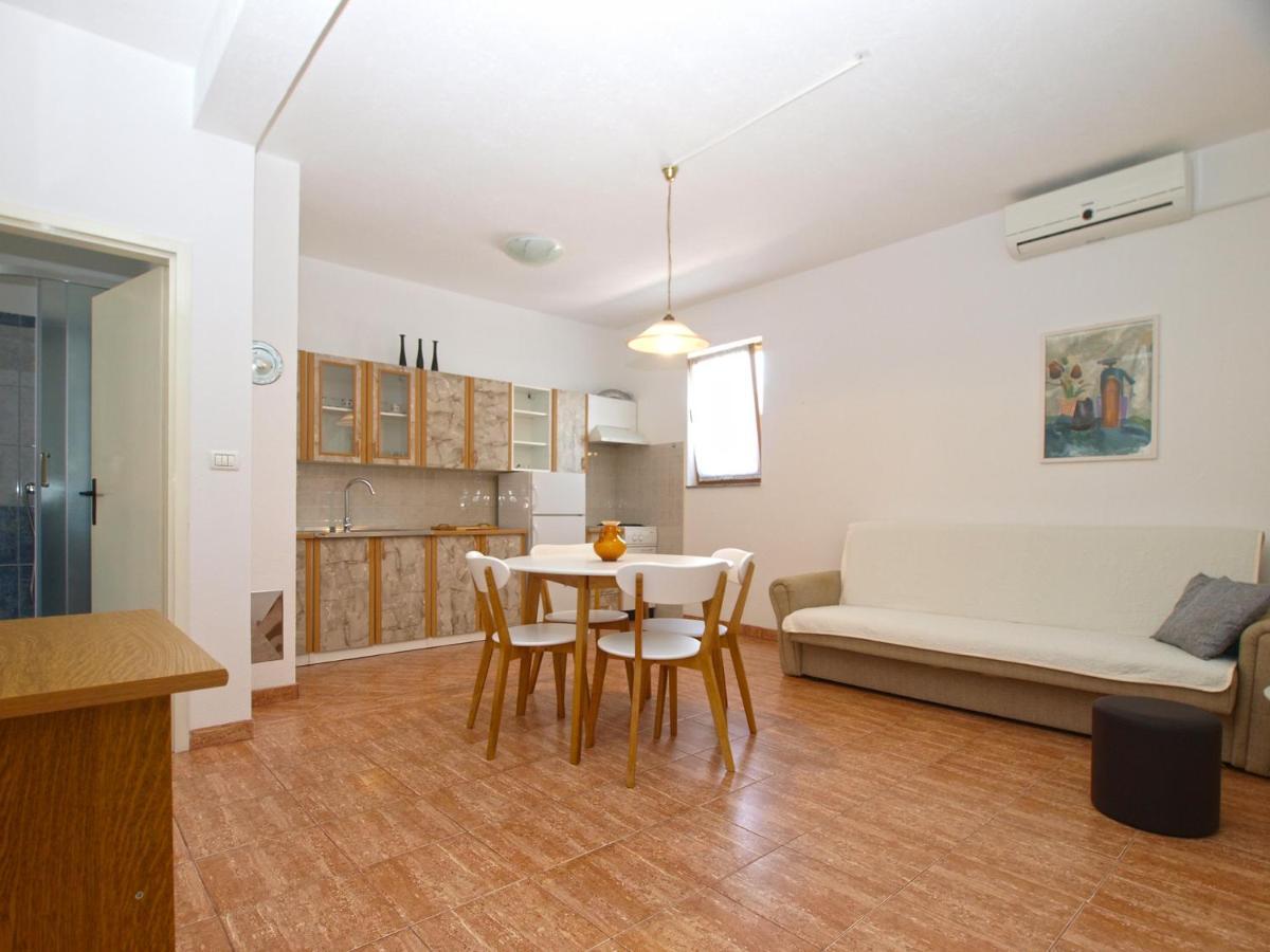 Apartemnts Guido 762 Apartment Pjescana Uvala Exterior photo