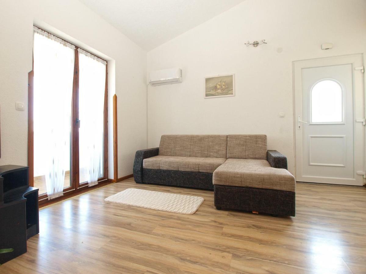 Apartemnts Guido 762 Apartment Pjescana Uvala Exterior photo
